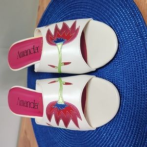 NIB. Amanda. Women's Shoe. Size 8.5 Medium. White with stitched colored …